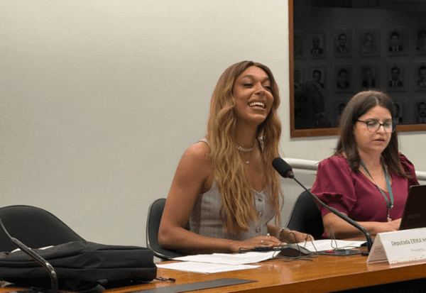 Imagem da notícia: Erika Hilton preside primeira sessão da Comissão de Defesa dos Direitos da Mulher e tem embate com a direita