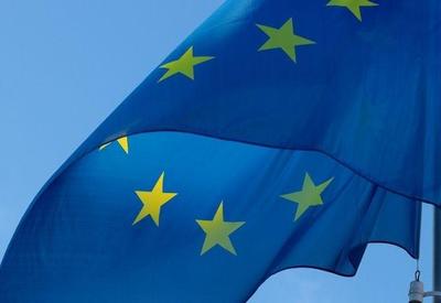 União Europeia processa AstraZeneca por falta de vacinas