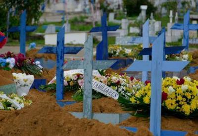 Brasil registra mais de 340 novas mortes por covid-19 em 24 horas