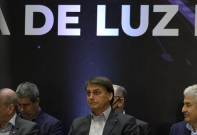 Com conta de luz em alta, Bolsonaro pede que população economize energia