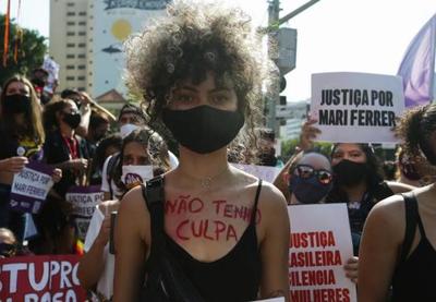 Mulheres pedem o fim da violência e da 'cultura do estupro' pelo Brasil