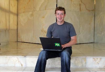 Governo dos EUA processa Facebook por conduta 'predatória'