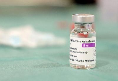 Esquema vacinal com 3 doses da AstraZeneca mostra eficácia contra ômicron