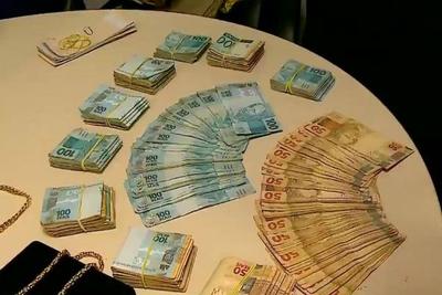 Ex-policiais acusados de roubar R$ 33 milhões são presos no Rio de Janeiro
