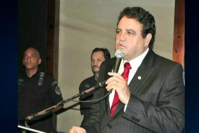 Ex-secretário e delegado da polícia são presos por participação em fraude