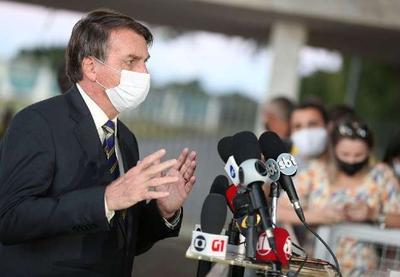 Exames entregues por Bolsonaro deram negativo para coronavírus