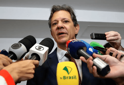 "Não existe discussão de mudar regime cambial nem de aumentar imposto", diz Haddad sobre alta do dólar