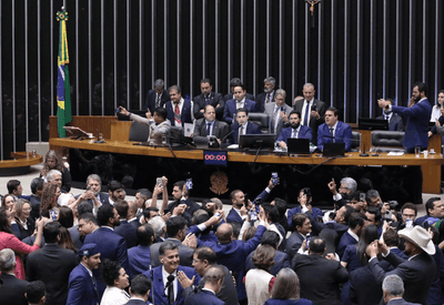 Veja como votaram os partidos na urgência do projeto de anistia aprovado na Câmara