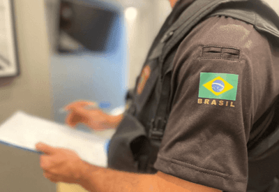Polícia Federal realiza operação contra disseminação de fake news nas eleições de 2024