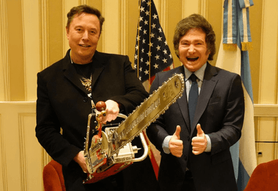 Milei presenteia Elon Musk com motosserra em evento nos EUA