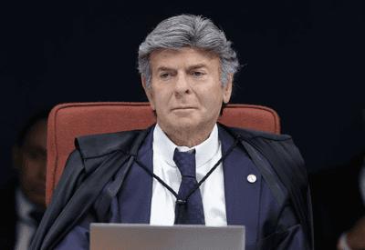 “Vou me reservar o direito de voltar a elas”, diz Fux ao contrapor Moraes em análise de preliminares