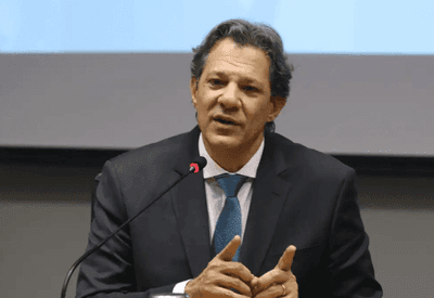 Haddad cancela férias e retorna a Brasília para reunião com Lula