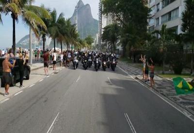 Bolsonaro faz passeio de moto com apoiadores no Rio de Janeiro; assista