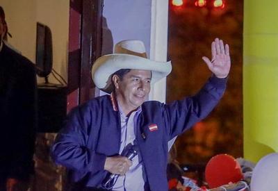 Pedro Castillo é declarado presidente eleito do Peru