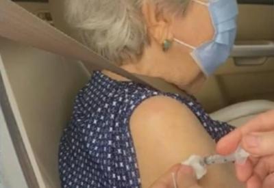 Falsa vacinação de idosa em Goiás será investigada