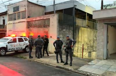 Homem mata esposa e filho após mantê-los reféns na zona leste de São Paulo