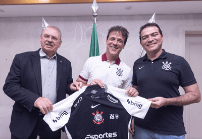 Corinthians anuncia Fernando Diniz como novo técnico após demissão de Dorival Júnior