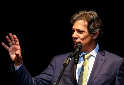 "Não temos a intenção de nos afastar de quem quer que seja", diz Haddad