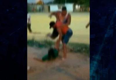 Flagra: homem é preso após espancar mulher em festa