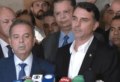 Flávio diz que candidato do PL à Presidência sairá "da boca" de Bolsonaro 