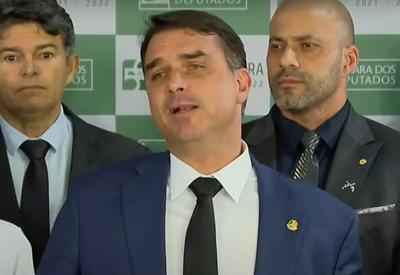 Flávio Bolsonaro faz "apelo" e diz que Silveira é "tratado como marginal"