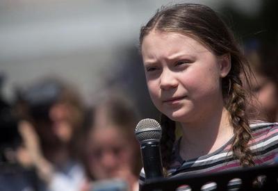 Greta Thunberg é detida durante protesto na Holanda