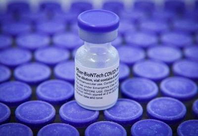 Vacina da Pfizer será testada contra nova variante de covid-19