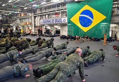 Exercício em navio de guerra reúne mil militares