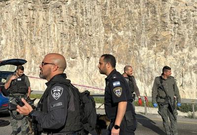 Ataque a tiros deixa um morto e oito feridos perto de Jerusalém