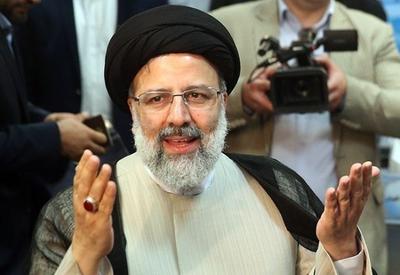 Morte de Ebrahim Raisi deve desencadear forte disputa interna por poder no Irã, diz especialista