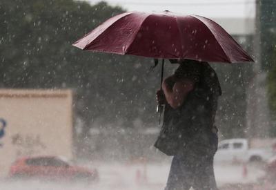 Passagem de frente fria deve provocar fortes temporais no sul do Brasil