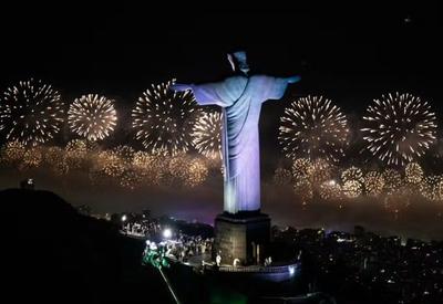 Rio, SP e Recife comemoram chegada de 2026 com super queima de fogos; veja vídeos