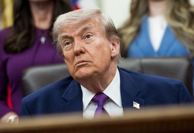 Trump diz considerar "traição" afirmar que Irã está indo bem na guerra