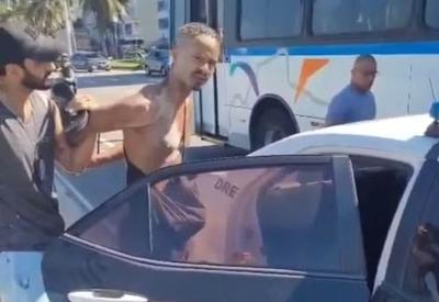 Homem que vendia drogas em bandeja na praia é preso em flagrante no RJ