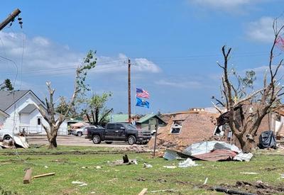 Tornado devasta estado e deixa cinco mortos nos EUA