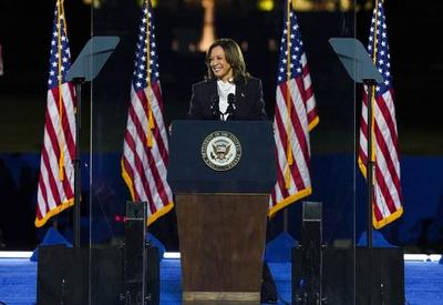 Kamala Harris faz discurso de encerramento de campanha na capital americana 