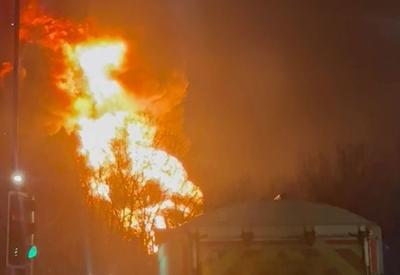 Aeroporto de Londres fecha após incêndio em estação de energia