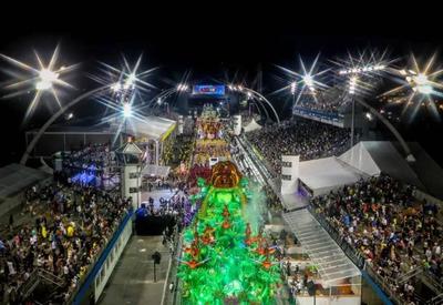 Primeira noite de desfiles leva 45 mil pessoas para Sambódromo do Anhembi
