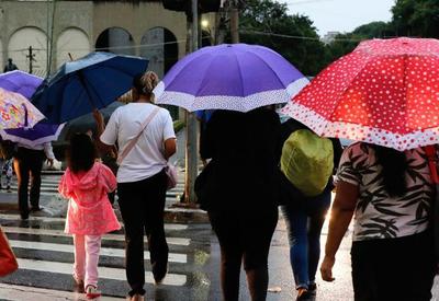 Passagem de frente fria aumenta risco de temporais no Sul do Brasil