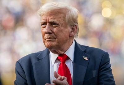 Trump compara Putin e Zelensky a "óleo e vinagre" e diz que prefere não estar presente em encontro