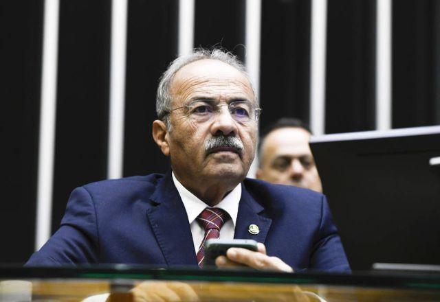 PGR pede arquivamento de investigação contra senador flagrado com dinheiro na cueca