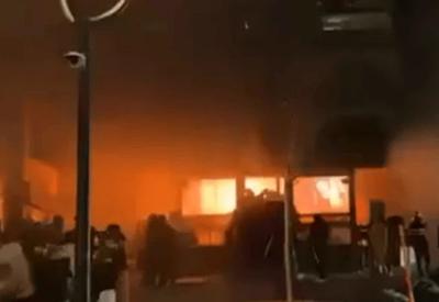 Explosão em bar de estação de esqui deixa mortos e feridos na Suíça