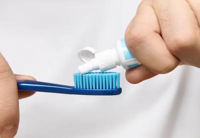 Procon-SP pede esclarecimentos à Colgate após Anvisa suspender creme dental da marca