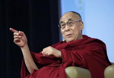 Dalai lama diz que fundação vai assumir busca por seu sucessor