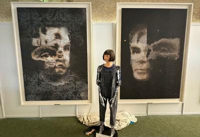 Obra de arte feita por robô humanoide é vendida por R$ 7,4 milhões