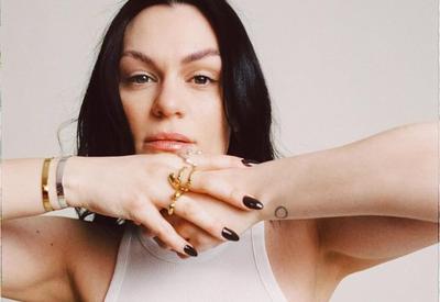 Cantora Jessie J revela câncer de mama e anuncia breve pausa na carreira
