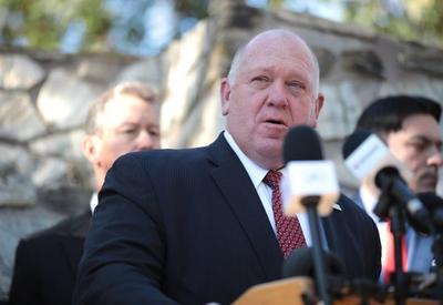 Trump anuncia Tom Homan como chefe de fronteiras e imigração