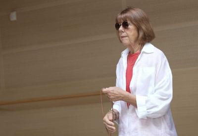 Homem acusado de drogar ex-mulher para estupros em série é condenado a 20 anos de prisão na França