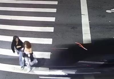 Motorista que atropelou jovens na faixa de pedestre estava a 108 km/h, diz laudo