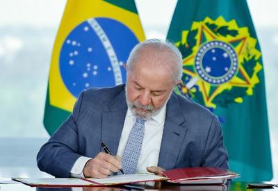 Tarifaço: plano de ajuda a exportadores terá R$ 30 bilhões em linha de crédito